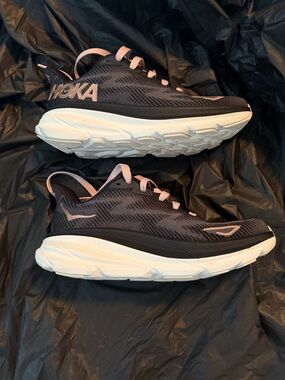 HOKA ONE ONE Clifton 9 Black Rose Gold Women's - 1127896-BRGL Size 6B